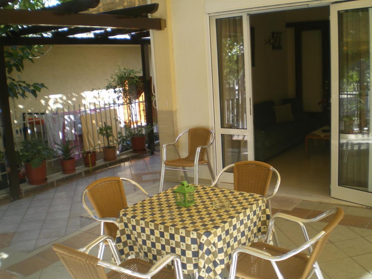 Hotel Ion Kamena Vourla Buitenkant foto